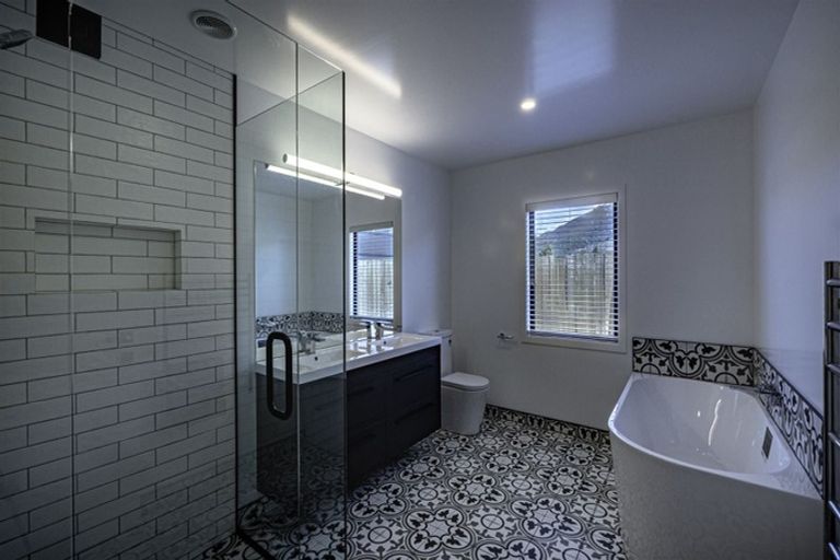 Photo of property in 12 Teal Place, Lake Hawea, Wanaka, 9382