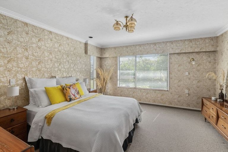 Photo of property in 25 Rauparaha Street, Waikanae Beach, Waikanae, 5036