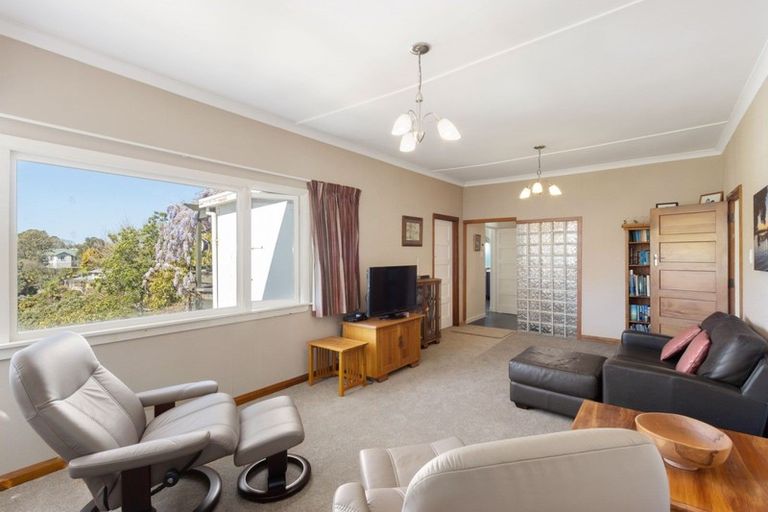 Photo of property in 103 Chaucer Road, Hospital Hill, Napier, 4110
