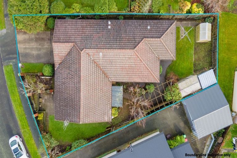 Photo of property in 11 Karnak Crescent, Russley, Christchurch, 8042