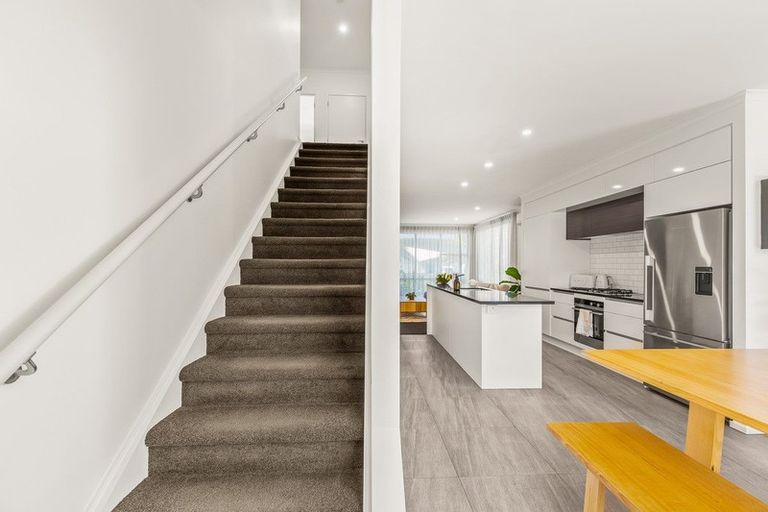 Photo of property in 69 Karepiro Drive, Stanmore Bay, Whangaparaoa, 0932