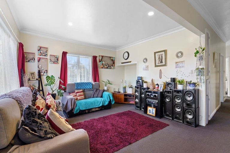 Photo of property in 38 Kirk Street, Otaki, 5512