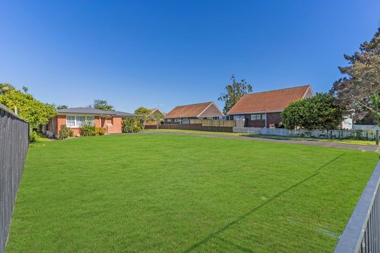 Photo of property in 341 Great South Road, Papakura, 2110