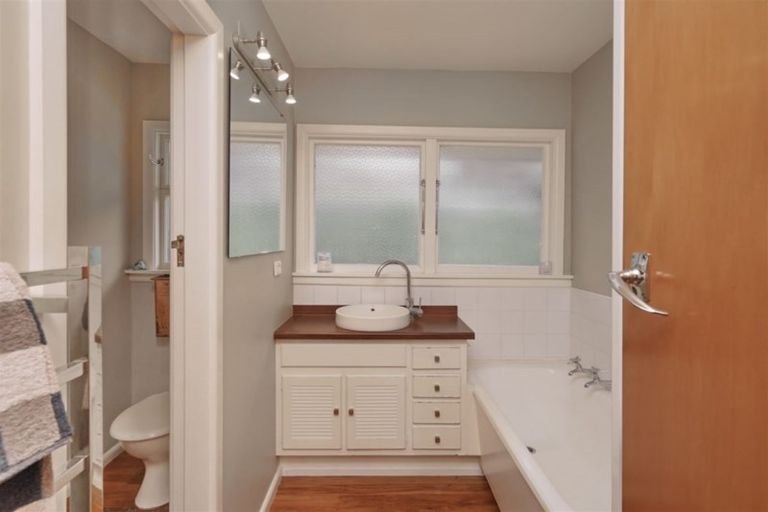 Photo of property in 262 Mount Pleasant Road, Mount Pleasant, Christchurch, 8081