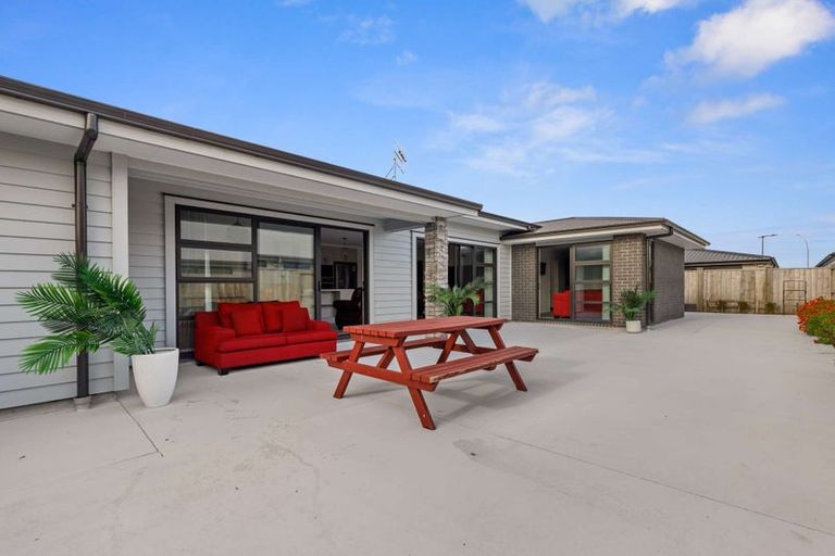 Photo of property in 18 Monilia Way, Papamoa Beach, Papamoa, 3118