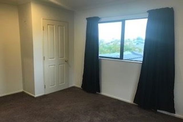 Photo of property in 4 Basra Drive, Henderson, Auckland, 0612