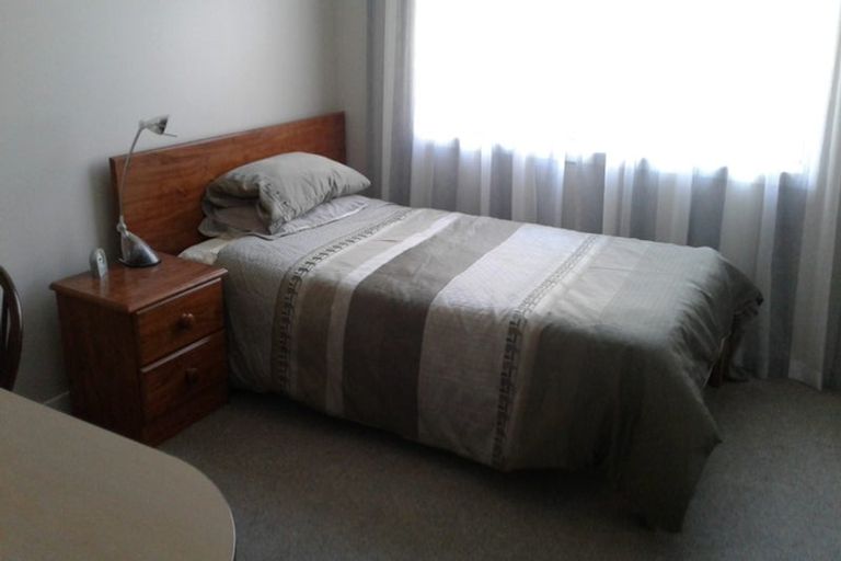 Photo of property in 28 Saint Pauls Drive, Brookfield, Tauranga, 3110