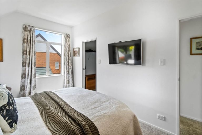 Photo of property in 33 Acorn Close, Waltham, Christchurch, 8023