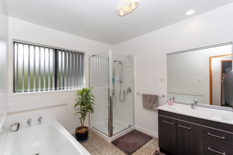 Photo of property in 157a Heta Road, Highlands Park, New Plymouth, 4312