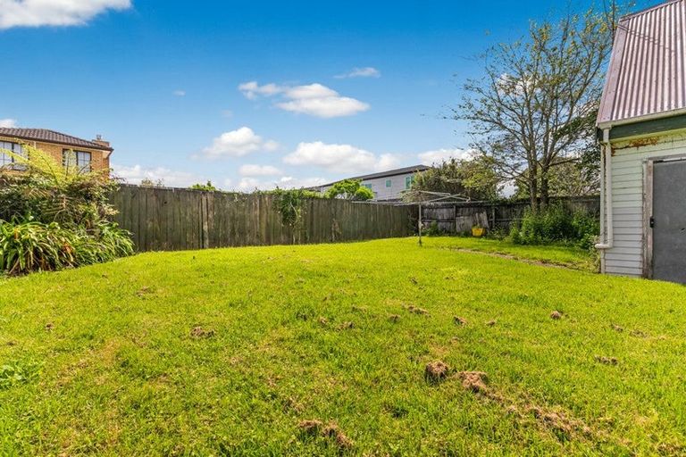 Photo of property in 47 Roys Road, Weymouth, Auckland, 2103