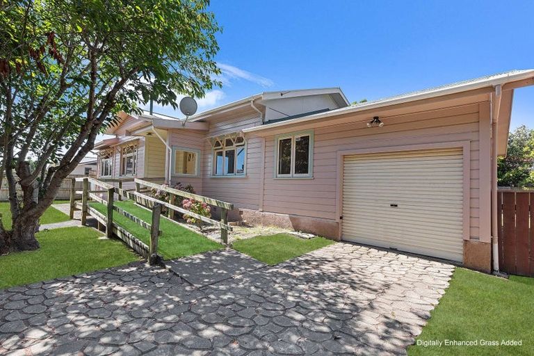 Photo of property in 2 Caius Avenue, Gonville, Whanganui, 4501