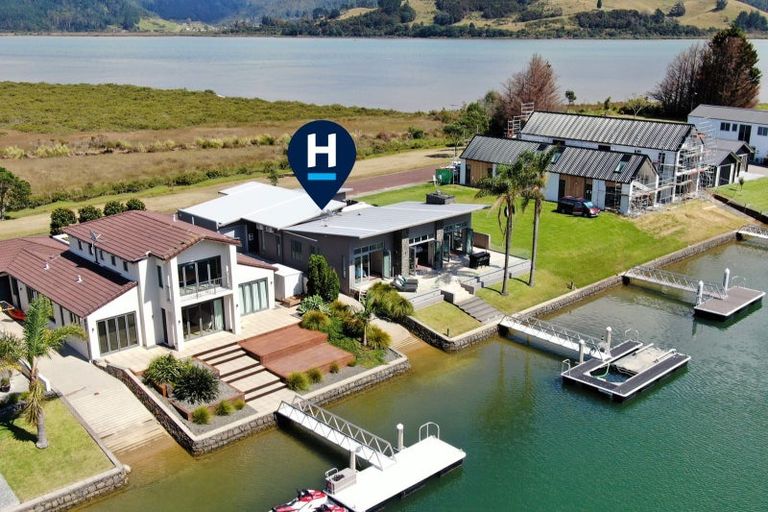 Photo of property in 156 Waterways Parade, Pauanui, Hikuai, 3579