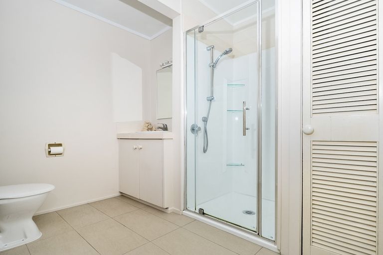 Photo of property in 20 Finlow Drive, Te Atatu South, Auckland, 0610