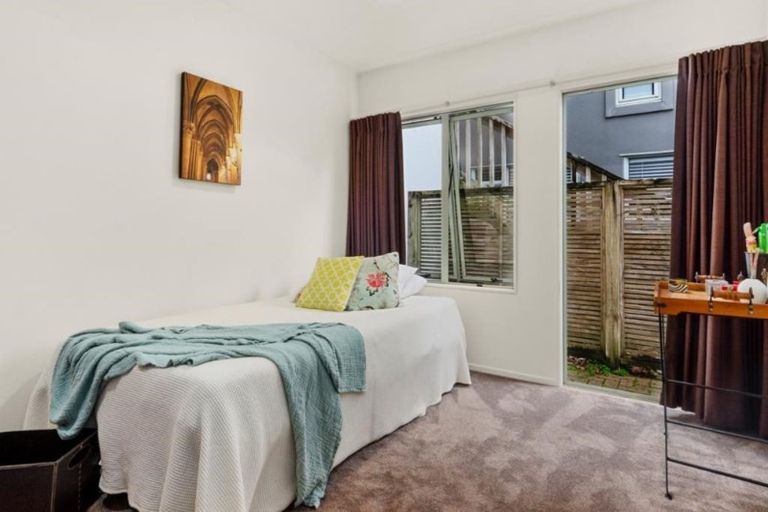Photo of property in 1/14 Inga Road, Milford, Auckland, 0620