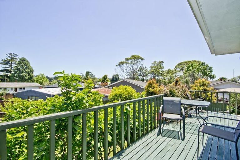 Photo of property in 35 Larissa Avenue, Henderson, Auckland, 0610
