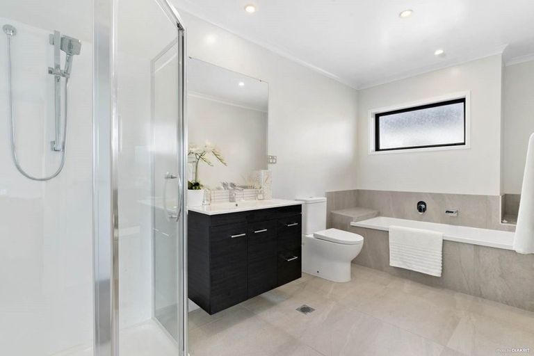 Photo of property in 32 Chaffinch Road, Hobsonville, Auckland, 0616