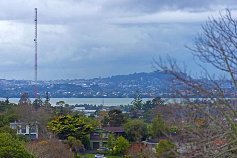 Photo of property in 207 Don Buck Road, Massey, Auckland, 0614