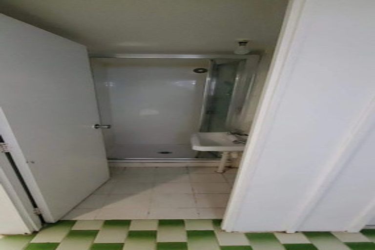 Photo of property in 9 Velma Road, Hillcrest, Auckland, 0627