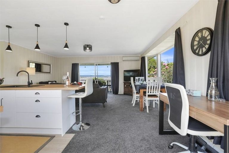 Photo of property in 11b Kinder Street, Acacia Bay, Taupo, 3330