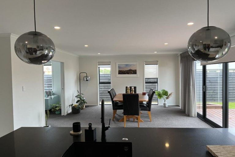 Photo of property in 529 Mangorei Road, Highlands Park, New Plymouth, 4312