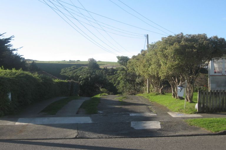 Photo of property in 7 Cheshire Street, Cannons Creek, Porirua, 5024