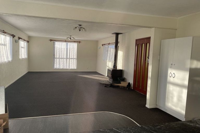 Photo of property in 142 Mark Avenue, Grenada Village, Wellington, 6037