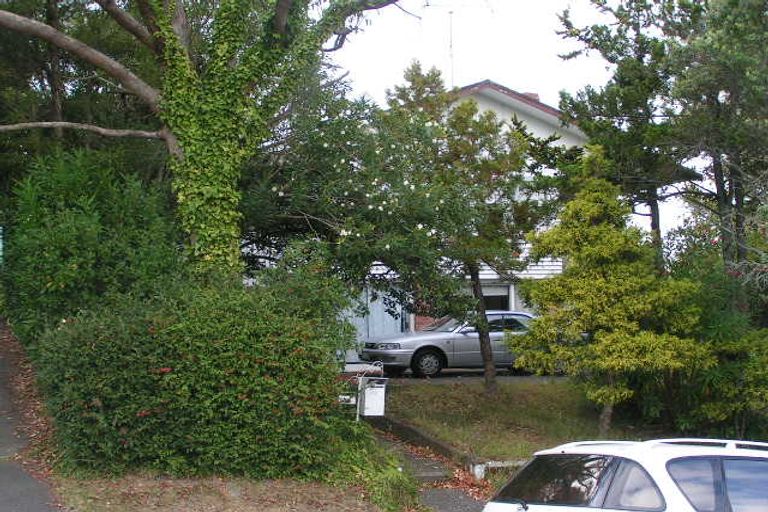 Photo of property in 22 Arrow Road, Forrest Hill, Auckland, 0620