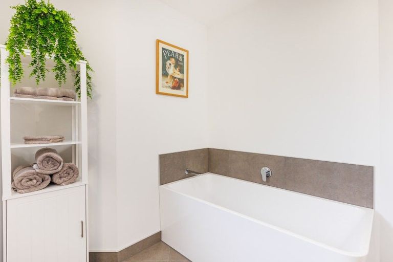 Photo of property in 111 Park Road, West End, Palmerston North, 4410