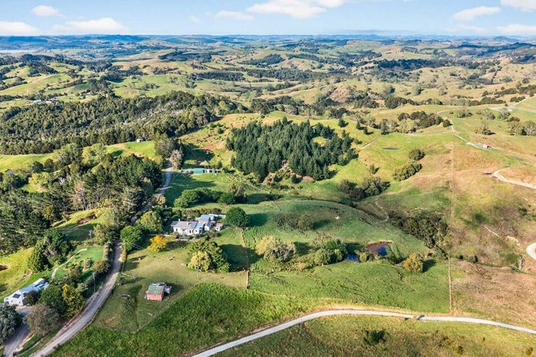 Photo of property in 311 Franklin Road, Paparoa, 0571