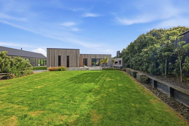 Photo of property in 1371 Taieri Mouth Road, Taieri Mouth, 9091