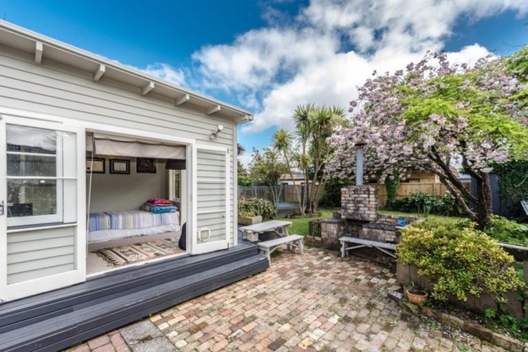 Photo of property in 83 Te Aroha Street, Hamilton East, Hamilton, 3216