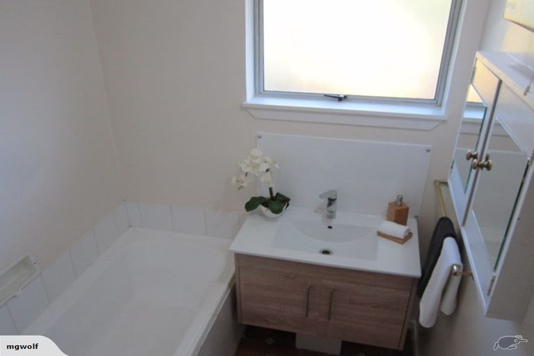 Photo of property in 2/68 Nortons Road, Avonhead, Christchurch, 8042