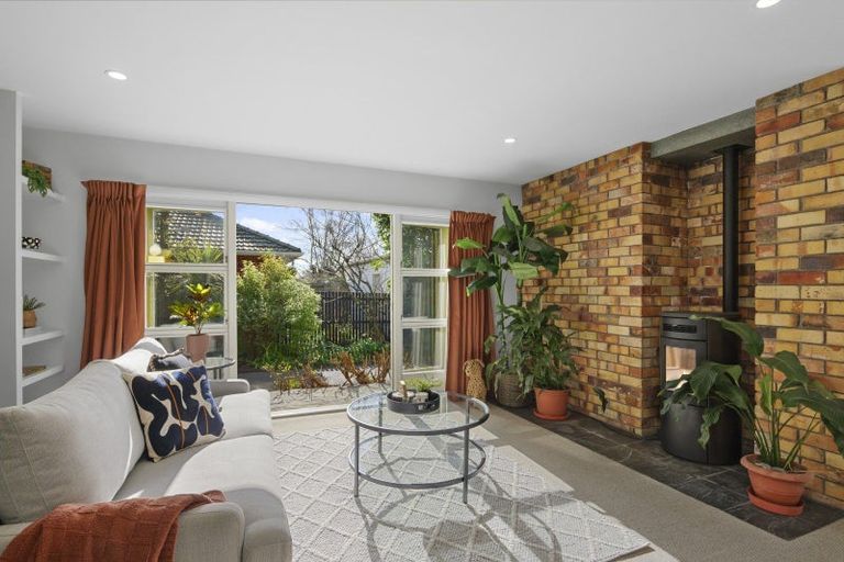 Photo of property in 3 Shaftesbury Street, Avonhead, Christchurch, 8042