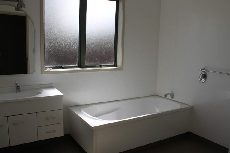 Photo of property in 4 Queen Street, Winton, 9720