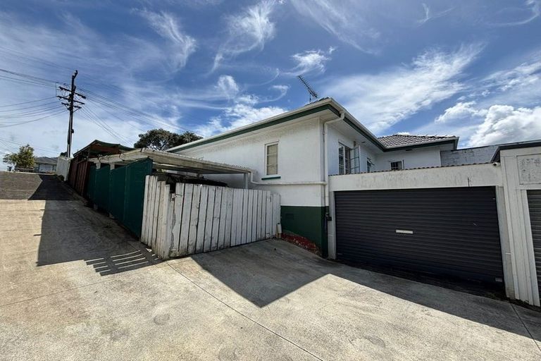 Photo of property in 1/30 Hillcrest Road, Papatoetoe, Auckland, 2025