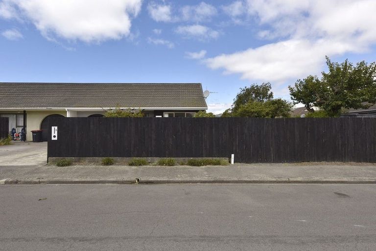 Photo of property in 2/3 Wanstead Place, Woolston, Christchurch, 8062