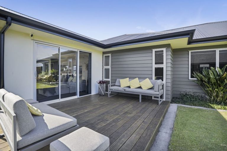Photo of property in 18 Rawiri Drive, Bell Block, New Plymouth, 4312