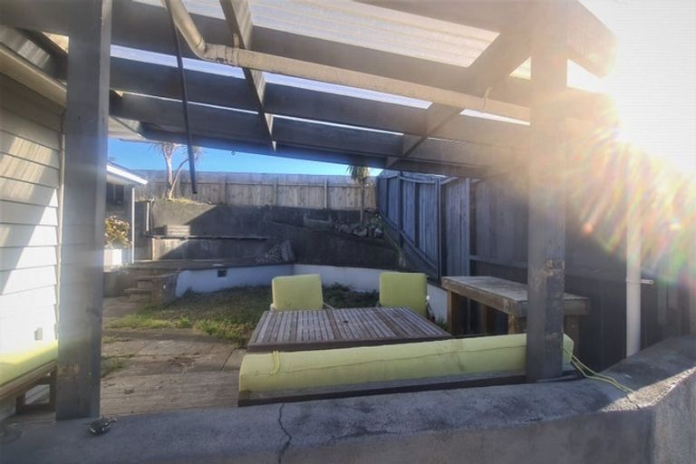 Photo of property in 27 Terrace Road, Titahi Bay, Porirua, 5022