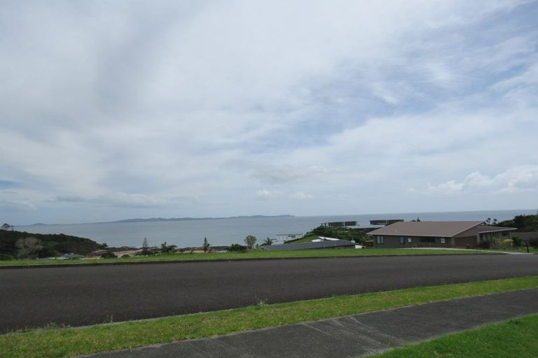 Photo of property in 34 Dudley Crescent, Cable Bay, 0420