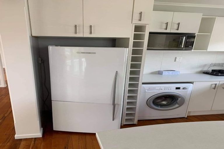 Photo of property in 2/50 Gordon Avenue, Milford, Auckland, 0620