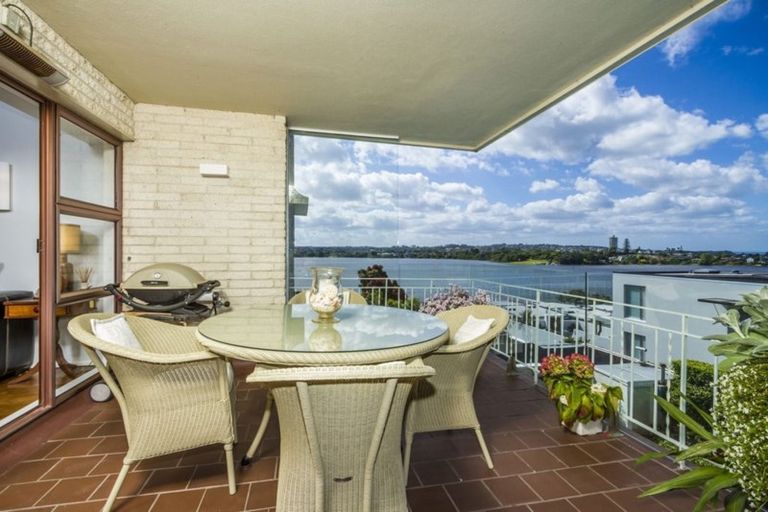 Photo of property in 2b/6 The Promenade, Takapuna, Auckland, 0622