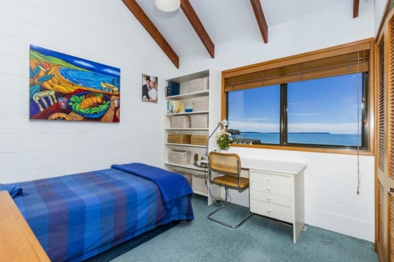 Photo of property in 2/20 Whitby Crescent, Mairangi Bay, Auckland, 0630