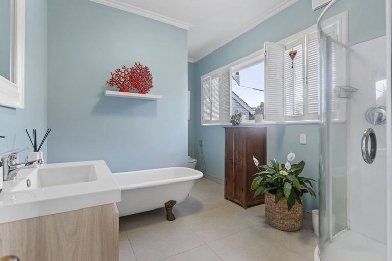 Photo of property in 73 Norwood Road, Bayswater, Auckland, 0622