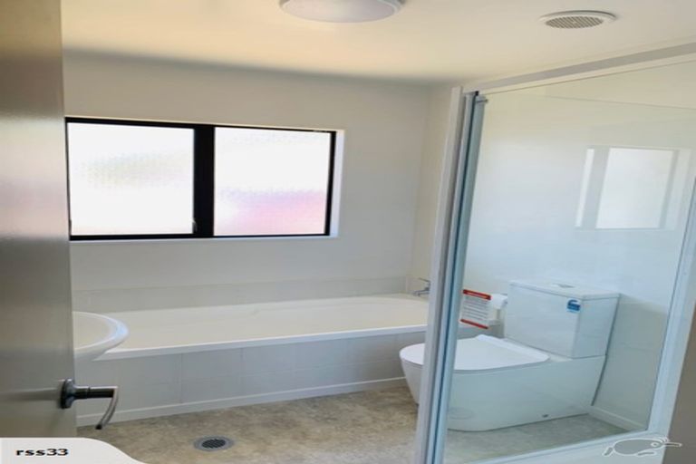 Photo of property in 72a Sheridan Terrace, Johnsonville, Wellington, 6037