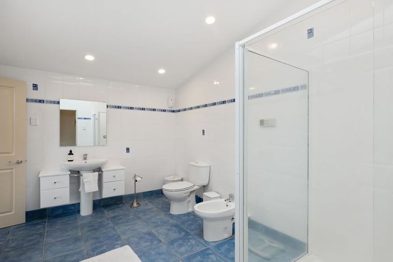 Photo of property in 14 Field Way, Waikanae Beach, Waikanae, 5036