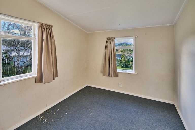 Photo of property in 26 Aniseed Grove, Timberlea, Upper Hutt, 5018