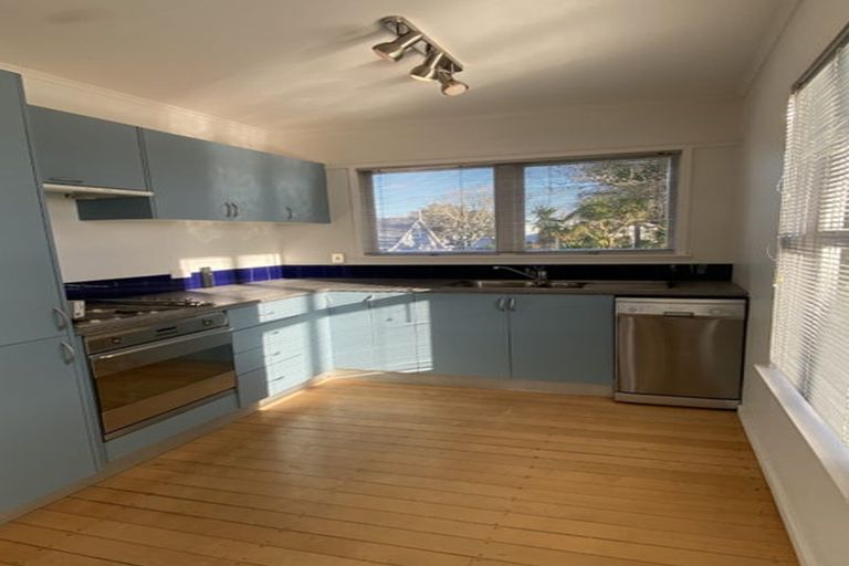 Photo of property in 4/221 Hurstmere Road, Takapuna, Auckland, 0622