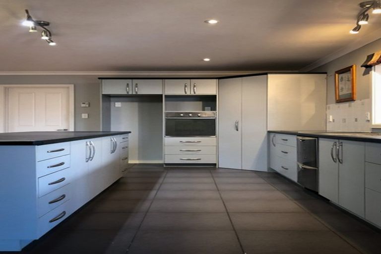 Photo of property in 65 Peter Hall Drive, Kelvin Grove, Palmerston North, 4414