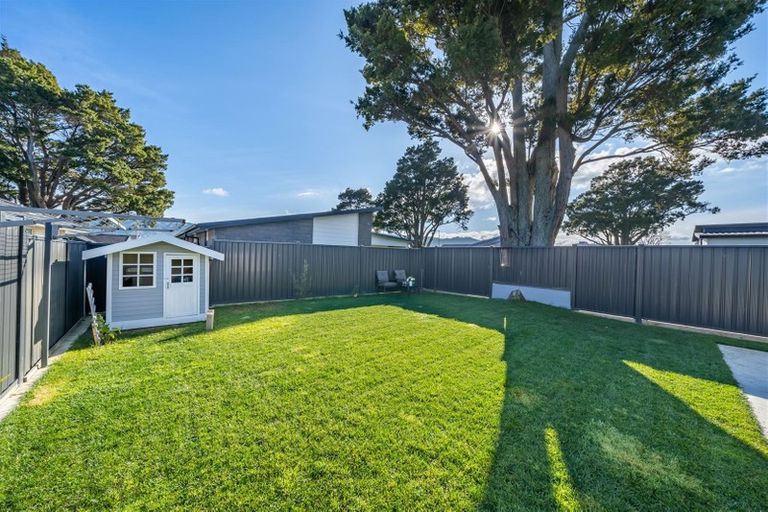 Photo of property in 16 Pattullo Crescent, Wallaceville, Upper Hutt, 5018