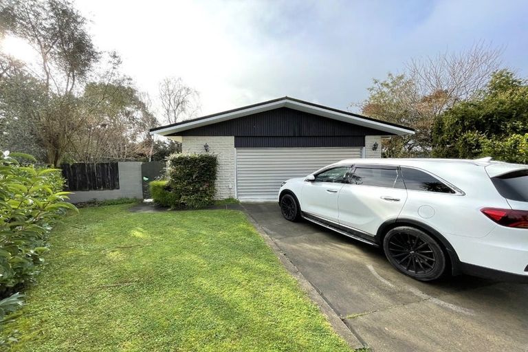 Photo of property in 23 Kaweka Place, Havelock North, 4130